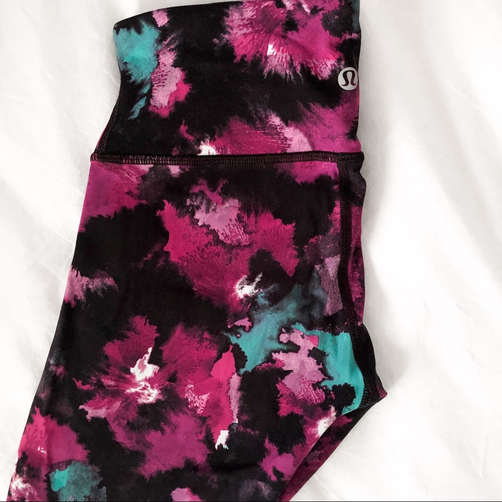 Lululemon Crop Leggings - Midnight Bloom Floral - Picture 1 of 4